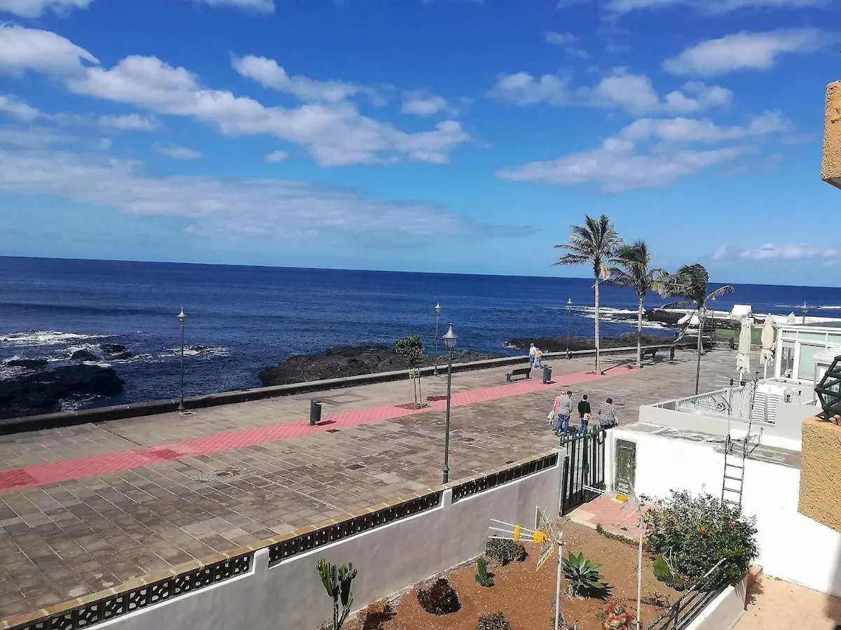 Apartment With An Ocean View 蓬达德尔伊达尔戈 0*,  西班牙